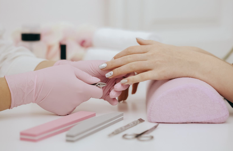 VERNIS SIMPLE MAINS image